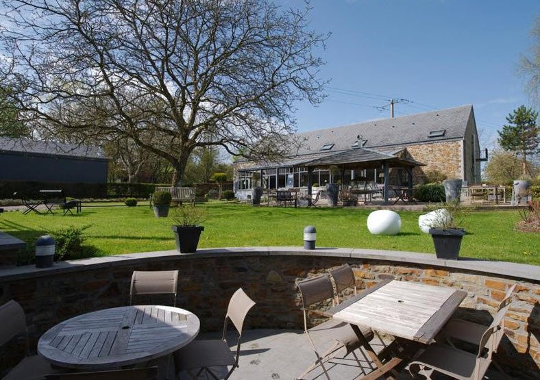 Le Beau Séjour, Belgium